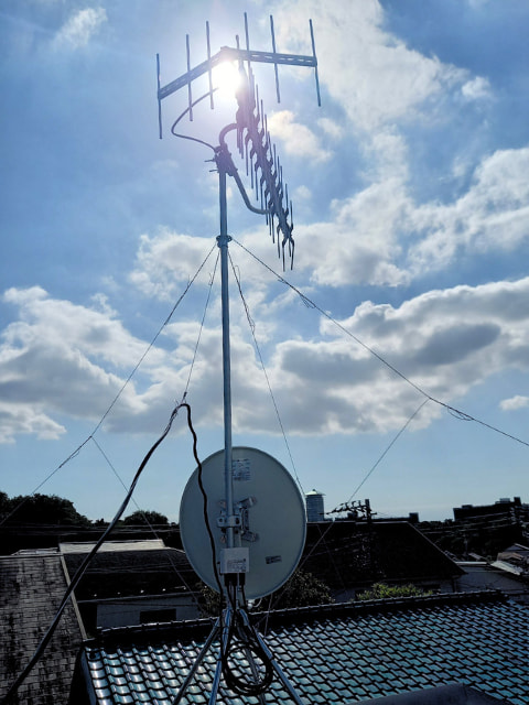 尼崎市田能にてテレビアンテナ工事